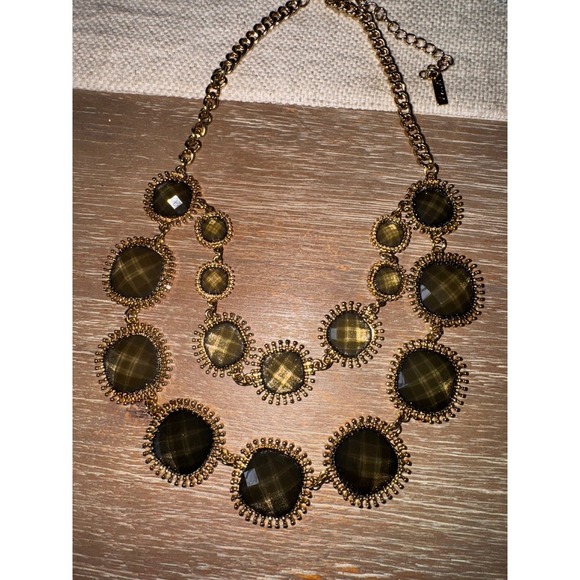 MIKA Statement Necklace Gold Tone Green Faceted Jewel Collar Chain - Picture 2 of 4